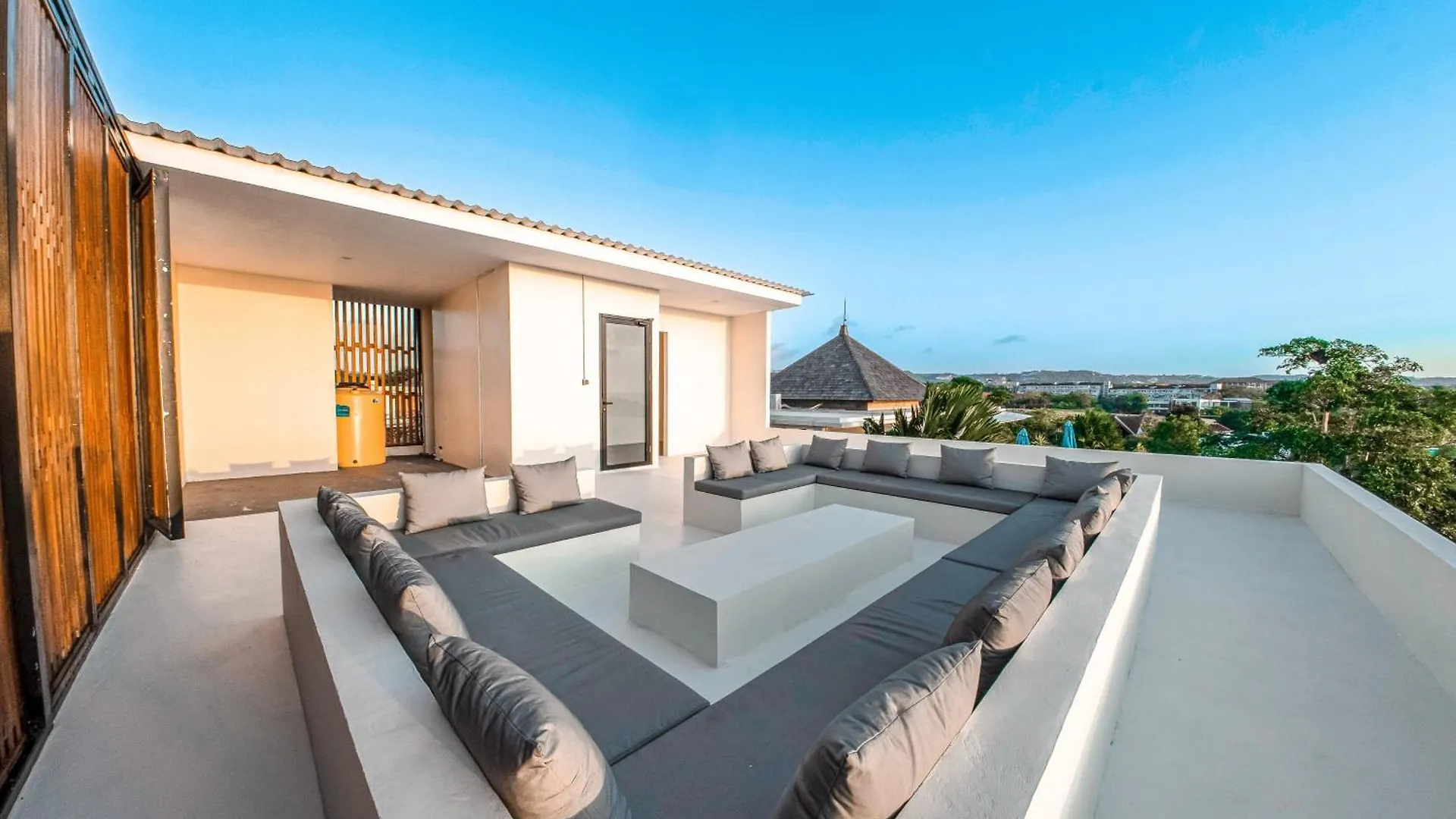 Balangan Beach Villa Freya Jimbaran Indonesia